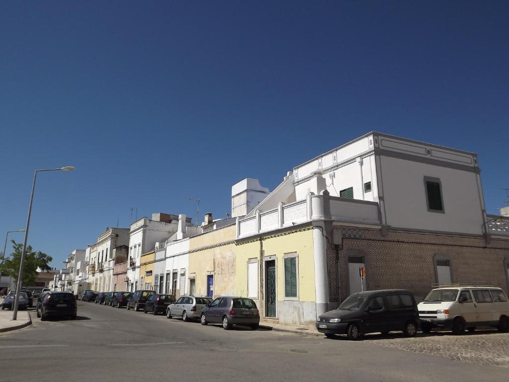 Entrecubos Guesthouse Olhão Екстериор снимка
